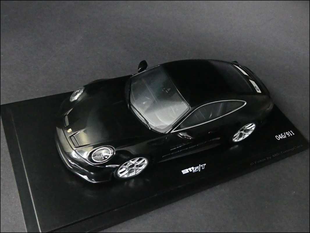 1:18 Porsche 911 992 S/T BlackEdition 911/ Spark inkl OVP Vitrine
